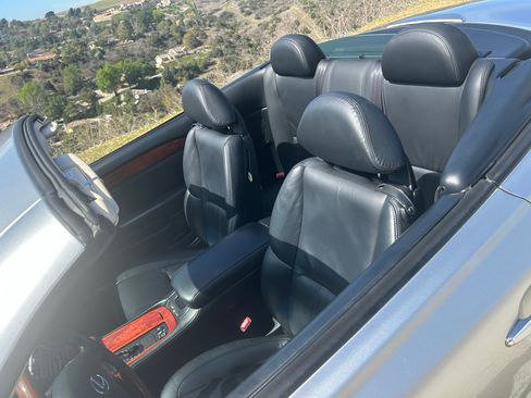 Used 2004 Lexus SC 430 Convertible image 4