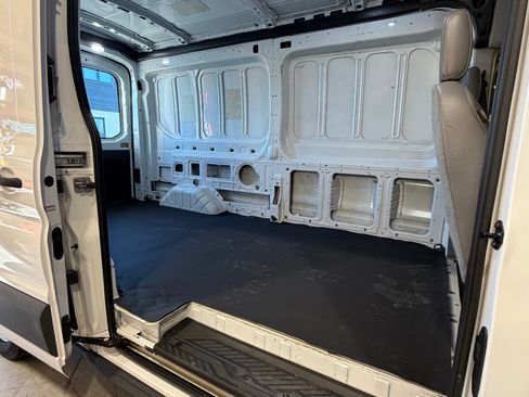 Used 2018 Ford Transit 150 148 Medium Roof image 29