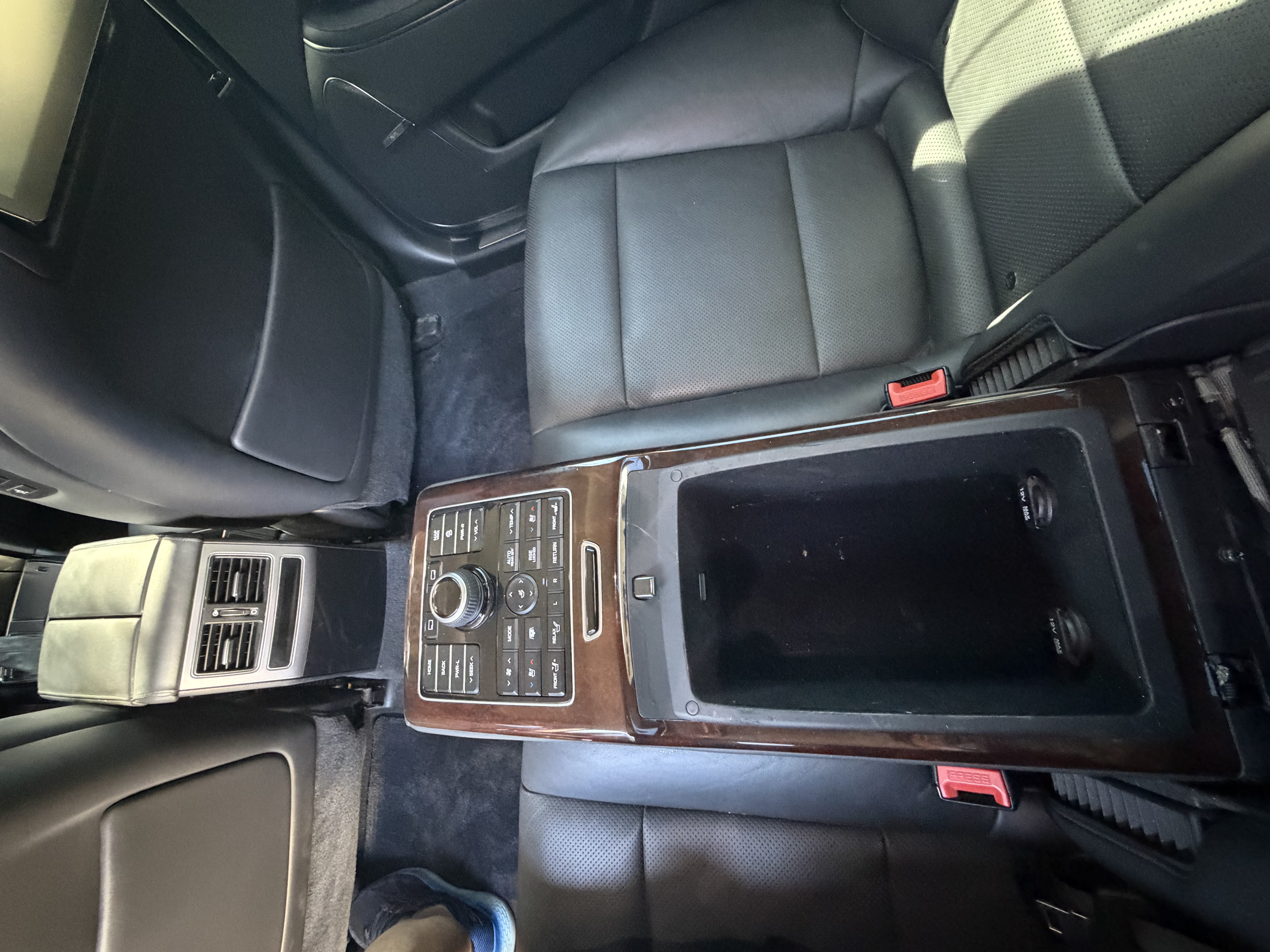 Used 2015 Hyundai Equus Ultimate RWD image 2
