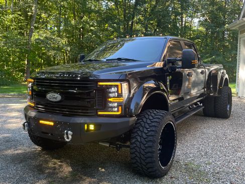 Used 2019 Ford F450 XL w/ STX Appearance Package image 1