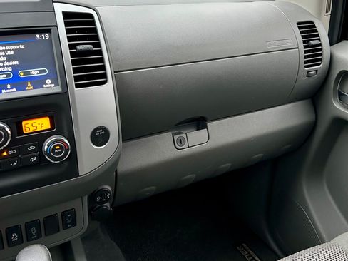 Used 2021 Nissan Frontier SV w/ Midnight Edition Floor Mats image 21