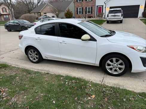Used 2011 MAZDA MAZDA3 i Touring image 4