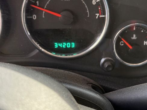 Used 2012 Jeep Wrangler Rubicon w/ PWR Convenience Group image 9