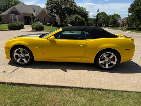 Used 2013 Chevrolet Camaro SS w/ RS Package RWD image 1