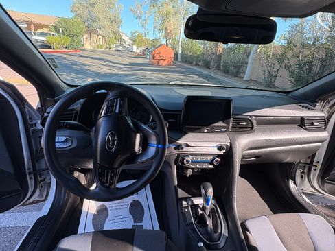 Used 2020 Hyundai Veloster 2.0 image 18