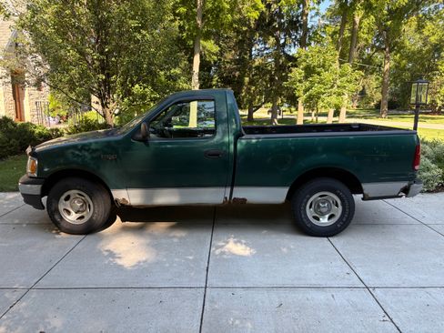 Used 2000 Ford F150 2WD Regular Cab image 1