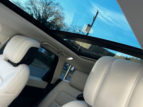 Used 2021 Land Rover Range Rover Sport HSE Silver Edition image 11