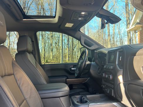 Used 2023 Chevrolet Silverado 2500 High Country w/ Z71 Off-Road Package image 6