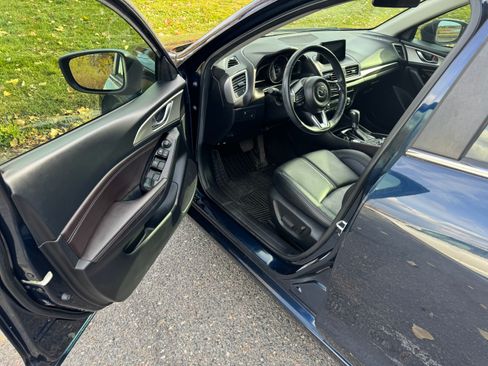 Used 2017 MAZDA MAZDA3 Touring image 8