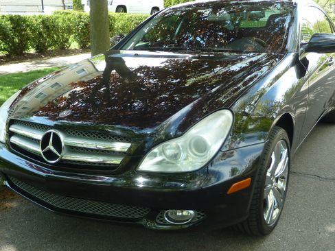 Used 2009 Mercedes-Benz CLS 550 image 2