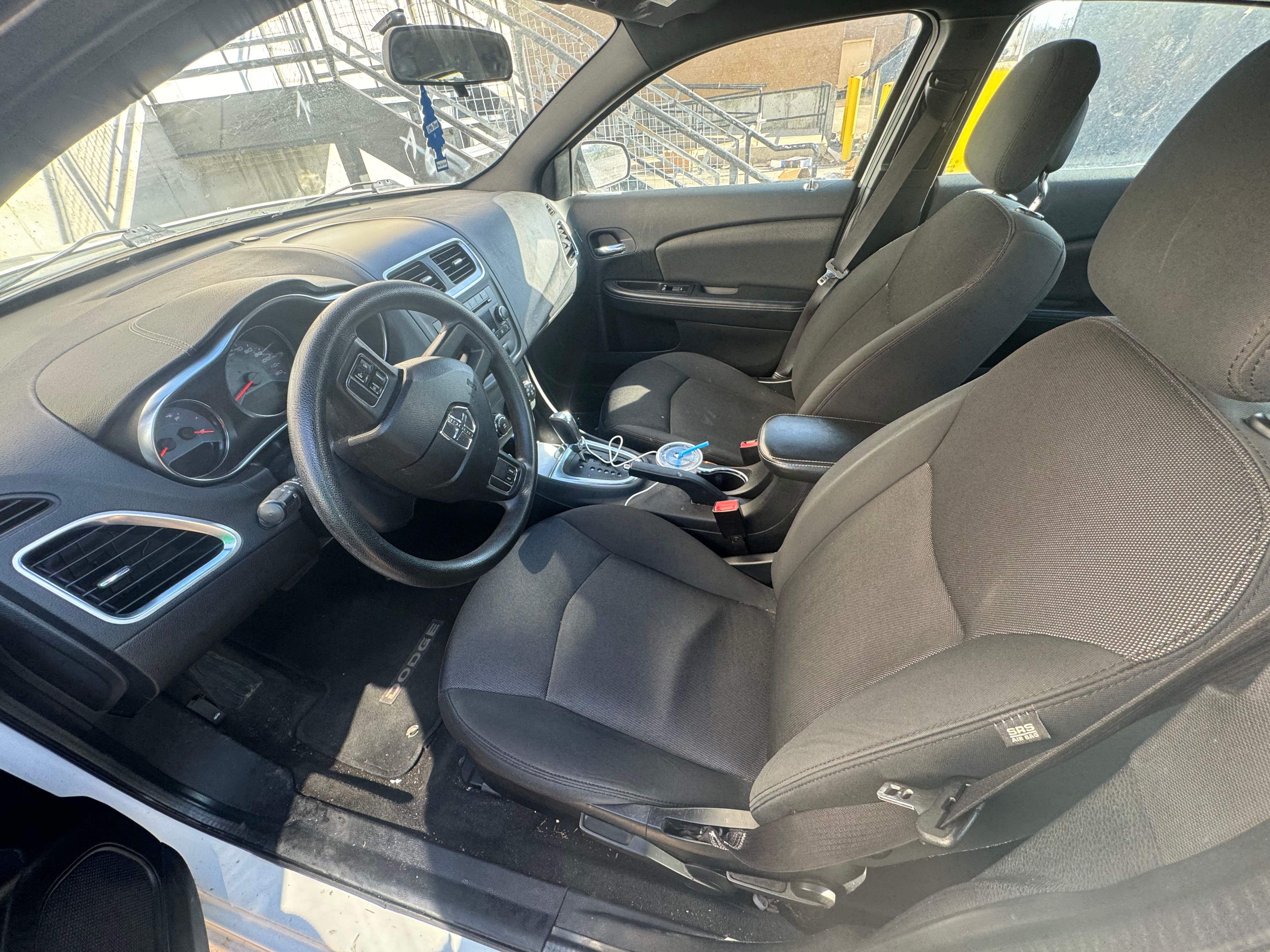 Used 2012 Dodge Avenger SE FWD image 1