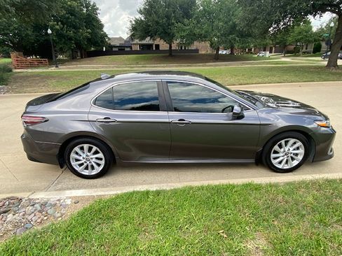 Used 2022 Toyota Camry LE FWD image 8