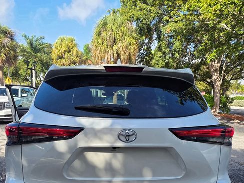 Used 2021 Toyota Highlander Platinum image 9