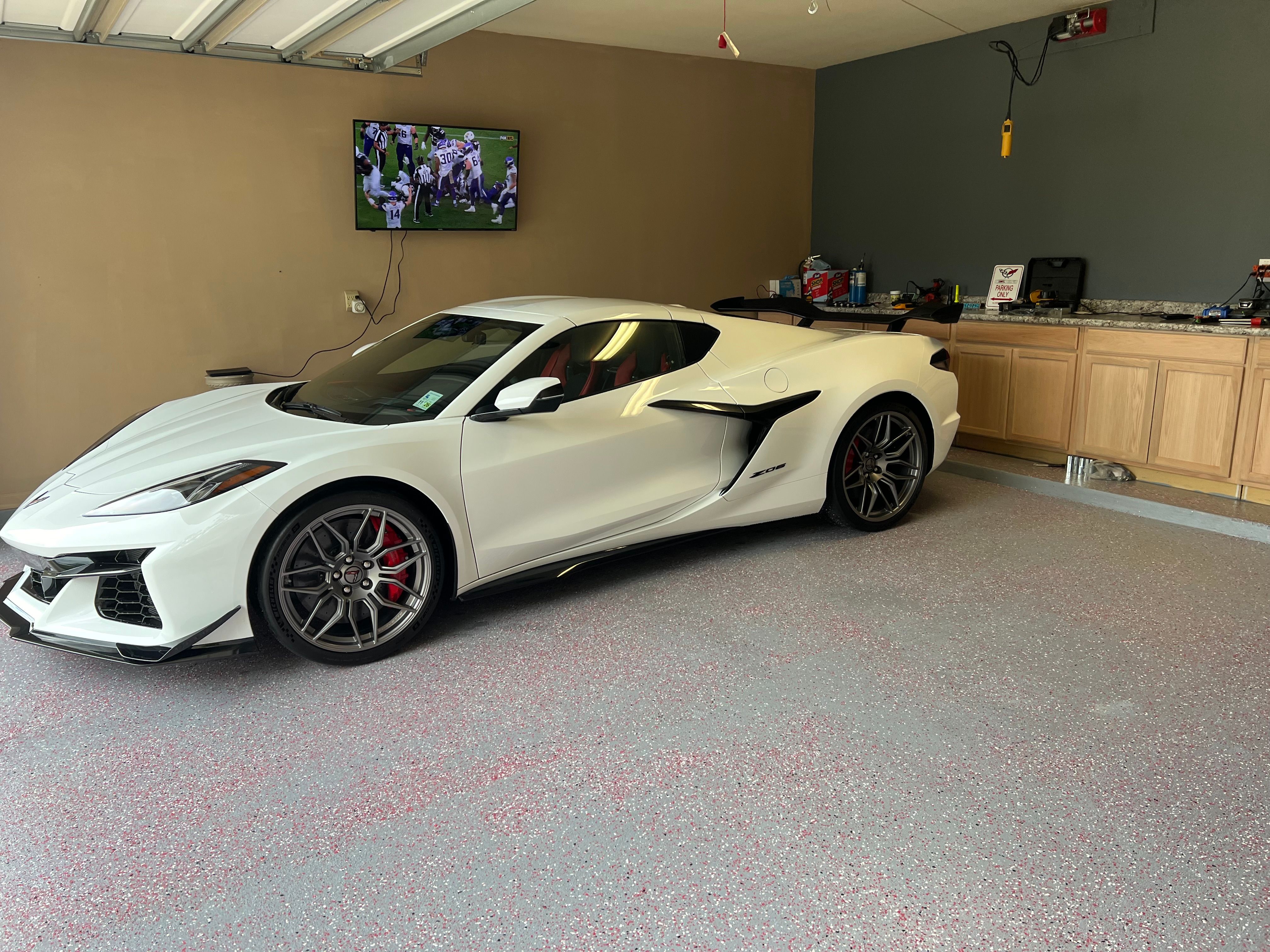 Used 2025 Chevrolet Corvette Z06 w/ Z07 Performance Package RWD image 4