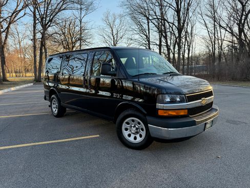 Used 2014 Chevrolet Express 1500 image 10