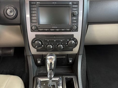 Used 2007 Chrysler 300 Touring L RWD image 26
