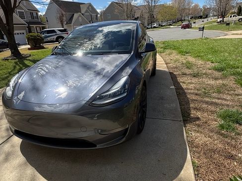 Used 2021 Tesla Model Y Long Range image 1