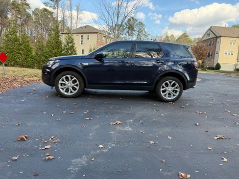 Used 2019 Land Rover Discovery Sport HSE image 4