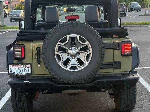 Used 2013 Jeep Wrangler Rubicon w/ PWR Convenience Group AWD/4WD image 21