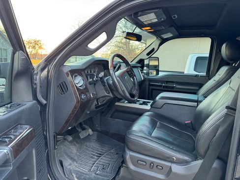 Used 2013 Ford F250 Platinum w/ FX4 Off Road Pkg image 15