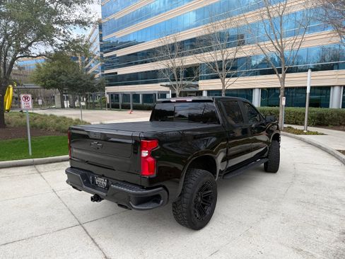 Used 2021 Chevrolet Silverado 1500 LT Trail Boss w/ Convenience Package II image 19