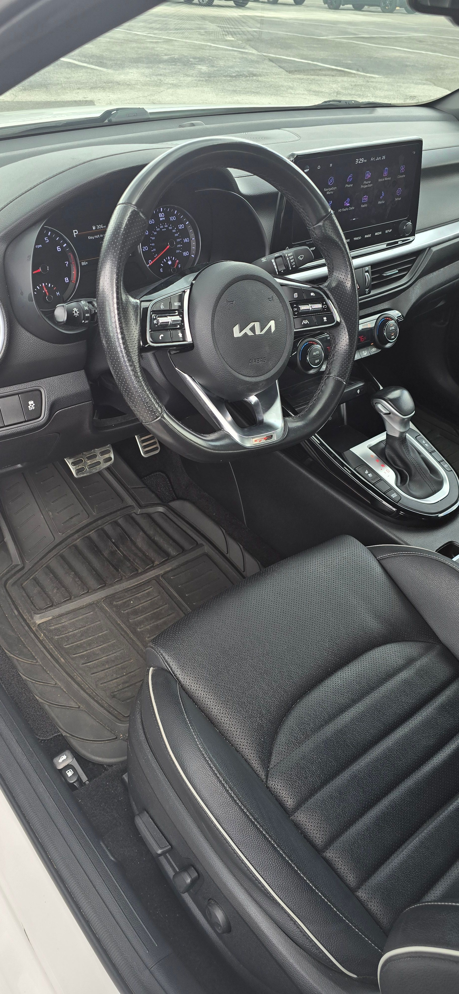 Used 2024 Kia Forte GT-Line w/ GT-Line Premium Package FWD image 8