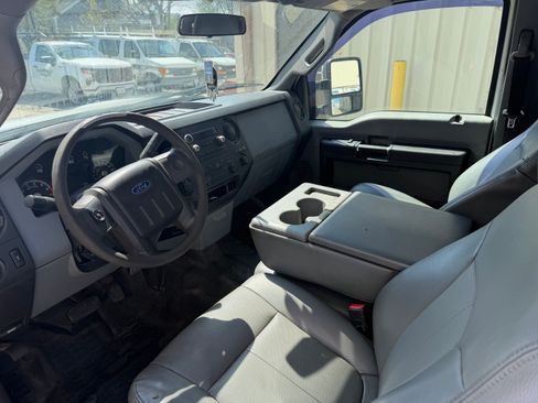 Used 2013 Ford F250 XL w/ PWR Equipment Group image 9