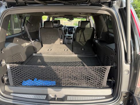 Used 2019 Cadillac Escalade ESV Platinum AWD/4WD image 14