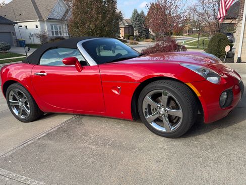 Used 2007 Pontiac Solstice GXP w/ Premium Package image 2