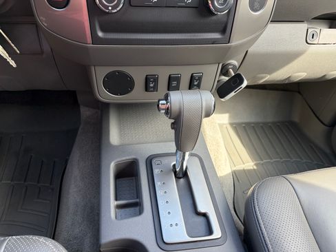 Used 2011 Nissan Frontier SL RWD image 20