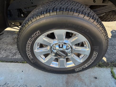 Used 2019 Ford F250 Platinum w/ Platinum Ultimate Package image 8