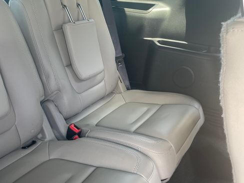 Used 2014 Ford Explorer XLT w/ Equipment Group 202A FWD image 14