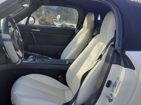 Used 2006 MAZDA MX-5 Miata Touring RWD image 10