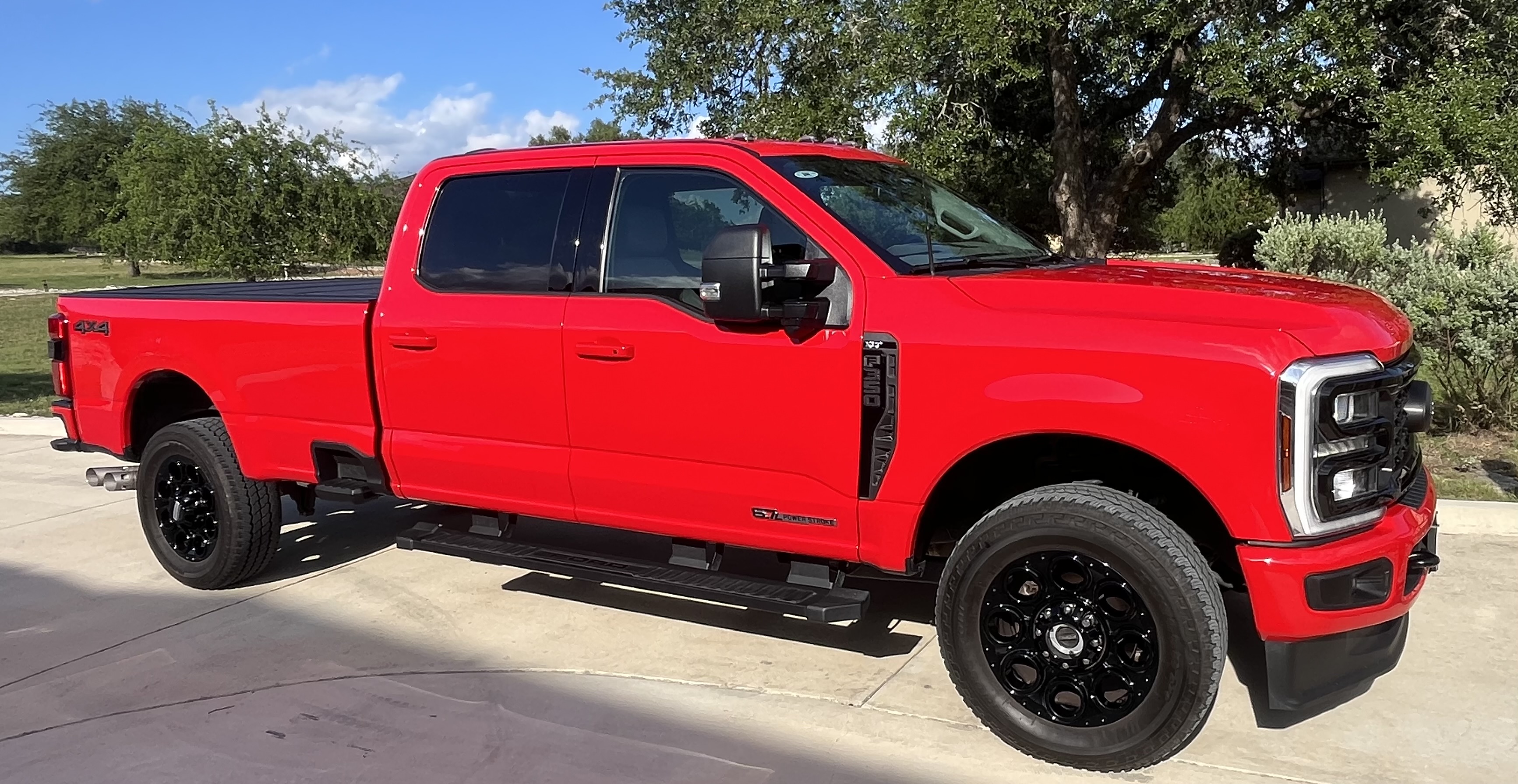 Used 2025 Ford F350 XLT w/ Black Appearance Package AWD/4WD image 1