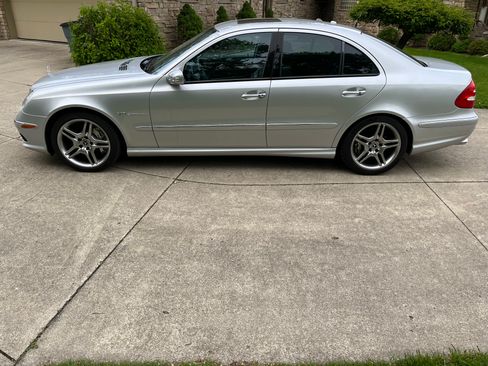 Used 2006 Mercedes-Benz E 55 AMG Sedan image 24