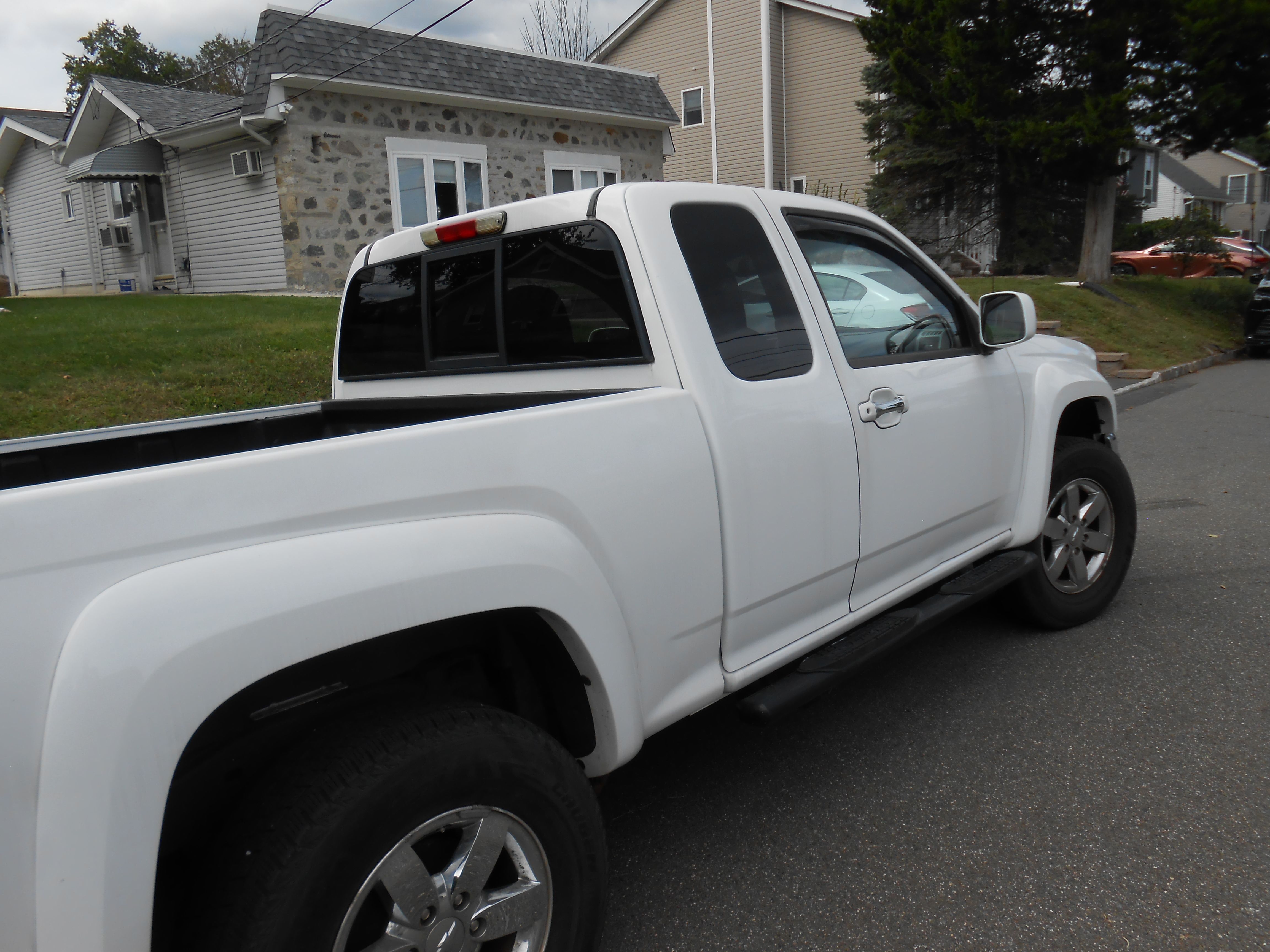 Used 2010 Chevrolet Colorado LT AWD/4WD image 1