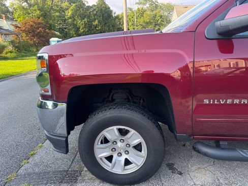 Used 2017 Chevrolet Silverado 1500 LT w/ All Star Edition AWD/4WD image 2