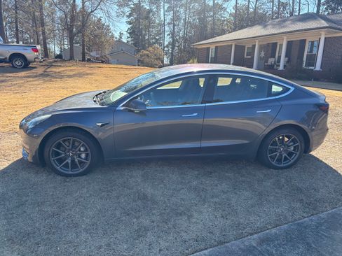 Used 2018 Tesla Model 3 Mid Range image 6
