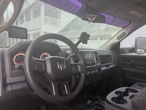 Used 2018 RAM 2500 Tradesman w/ Chrome Appearance Group image 8