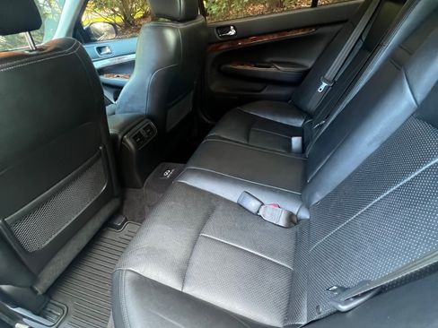 Used 2011 INFINITI G37 x Sedan w/ Premium Pkg AWD/4WD image 8