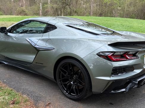 Used 2024 Chevrolet Corvette Z06 image 6
