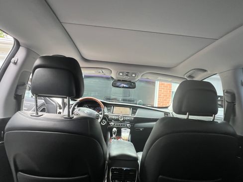 Used 2015 Kia K900 Premium w/ Interior Highline Package image 17