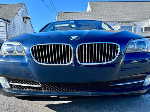 Used 2011 BMW 535i xDrive Sedan image 2