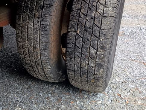 Used 2002 Ford E-350 and Econoline 350 Super Duty image 12