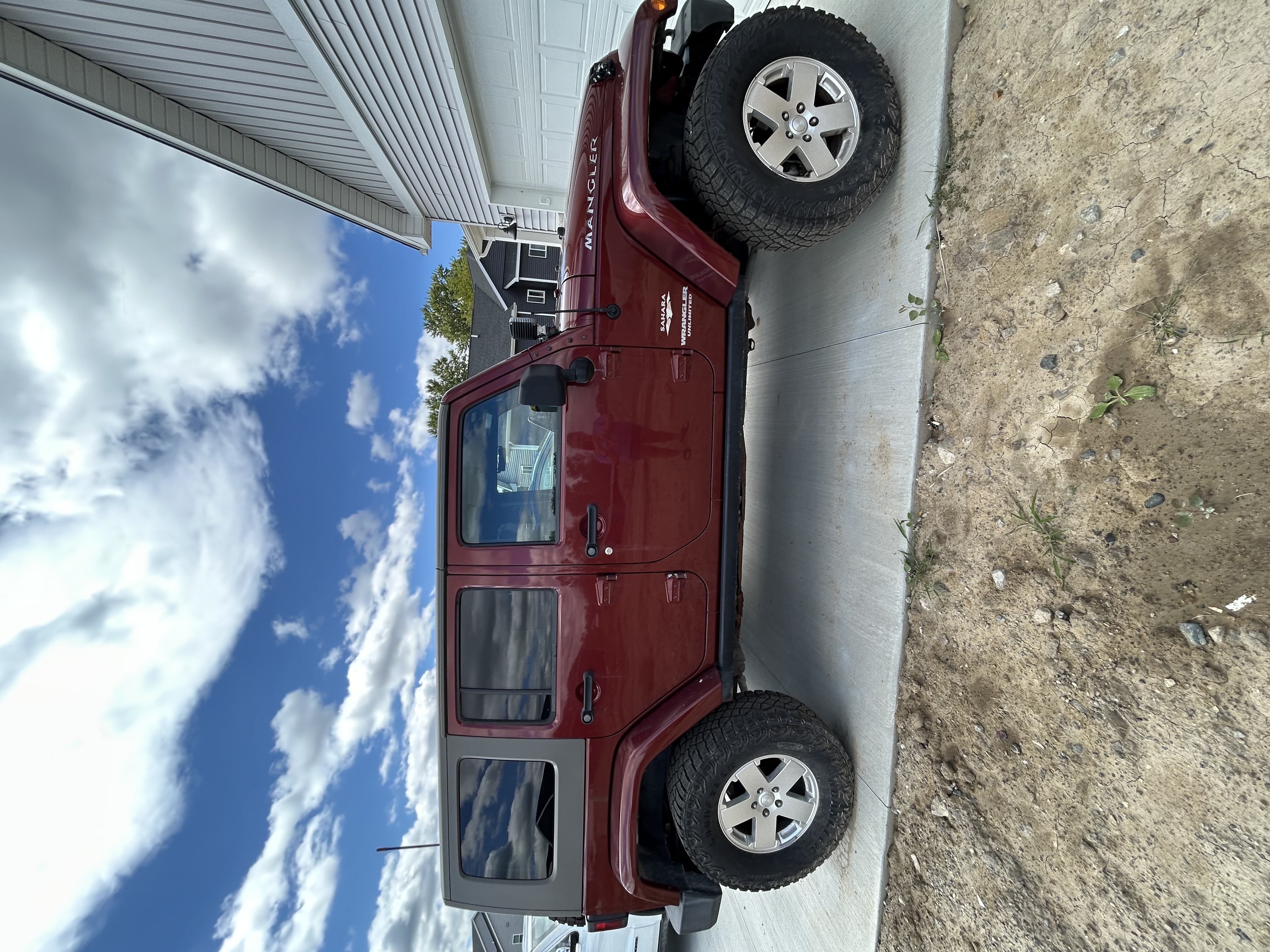 Used 2010 Jeep Wrangler Unlimited Sahara w/ Trailer Tow Group AWD/4WD image 4