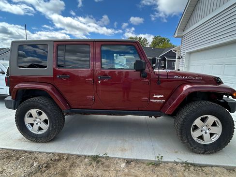 Used 2010 Jeep Wrangler Unlimited Sahara w/ Trailer Tow Group AWD/4WD image 4