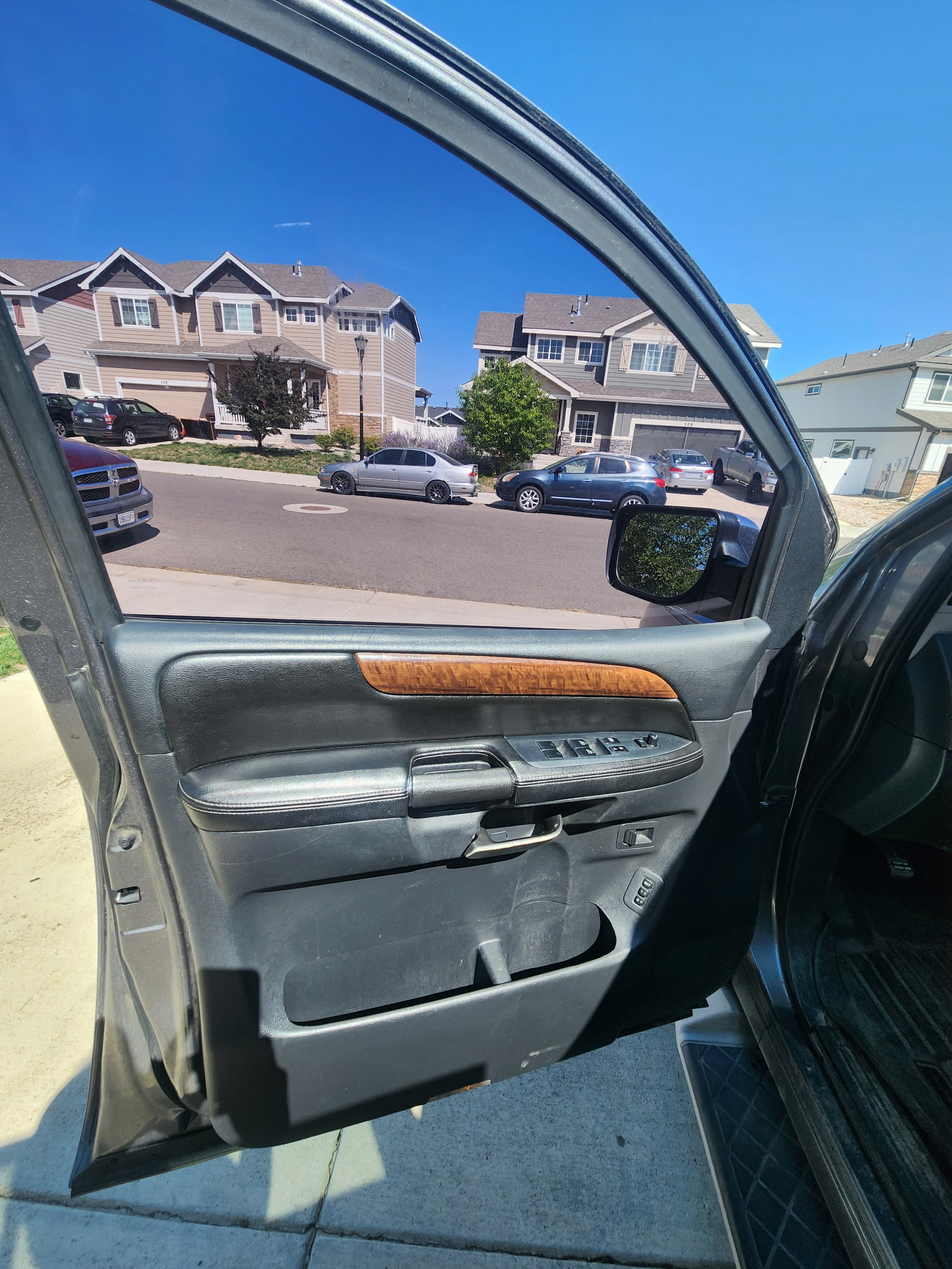 Used 2014 Nissan Armada Platinum AWD/4WD image 10