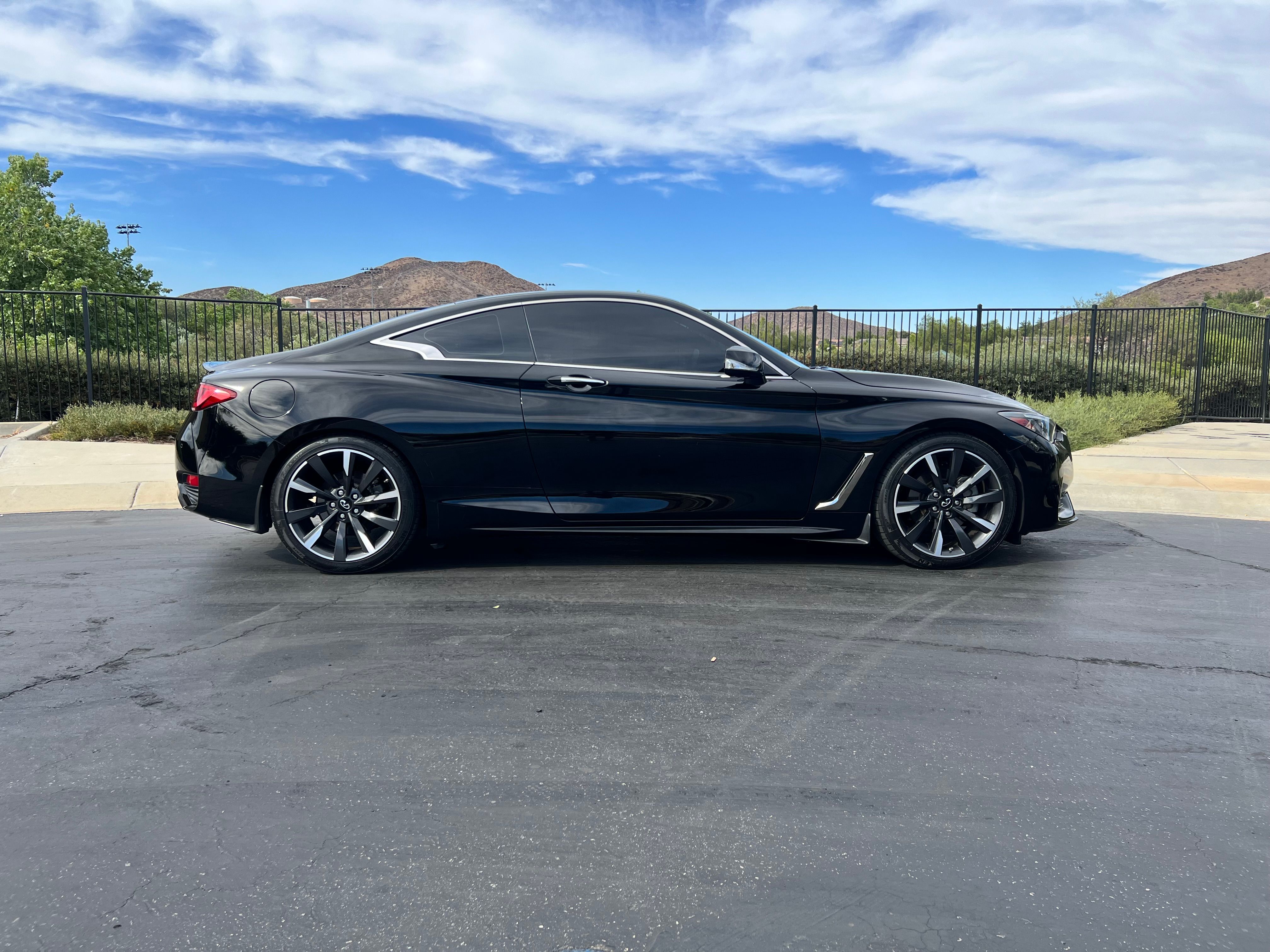 Used 2021 INFINITI Q60 3.0t Luxe RWD image 6