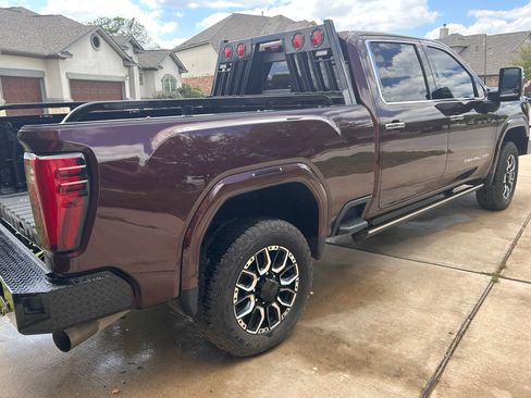Used 2024 GMC Sierra 2500 Denali Ultimate AWD/4WD image 5
