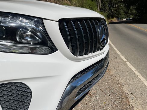 Used 2017 Mercedes-Benz GLS 450 4MATIC image 4